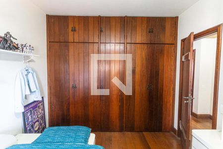 Apartamento à venda com 314m², 3 quartos e 3 vagas Apartamento à venda com 314m², 3 quartos e 3 vagasArmário do Quarto 2