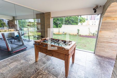 Apartamento à venda com 314m², 3 quartos e 3 vagas Apartamento à venda com 314m², 3 quartos e 3 vagasMesa de Totó