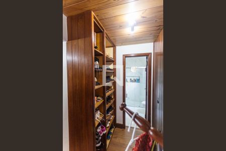 Apartamento à venda com 314m², 3 quartos e 3 vagas Apartamento à venda com 314m², 3 quartos e 3 vagasCloset da Suíte