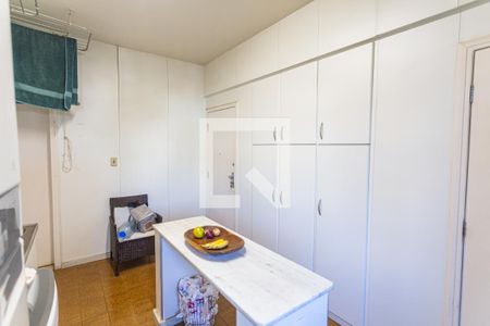 Apartamento à venda com 314m², 3 quartos e 3 vagas Apartamento à venda com 314m², 3 quartos e 3 vagasÁrea de Serviço