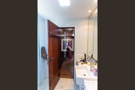 Apartamento à venda com 314m², 3 quartos e 3 vagas Apartamento à venda com 314m², 3 quartos e 3 vagasBanheiro 2 da Suíte