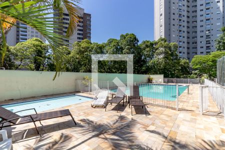 Apartamento à venda com 140m², 3 quartos e 2 vagas Apartamento à venda com 140m², 3 quartos e 2 vagasÁrea comum - Piscina