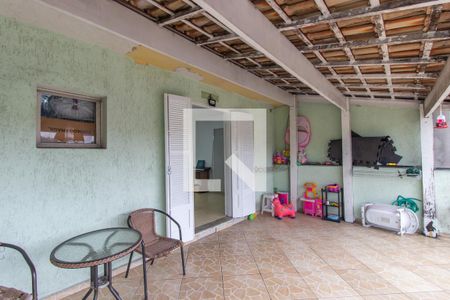 Casa de condomínio à venda com 140m², 3 quartos e 2 vagas Casa de condomínio à venda com 140m², 3 quartos e 2 vagasvaranda