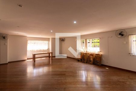 Apartamento à venda com 115m², 3 quartos e 2 vagas Apartamento à venda com 115m², 3 quartos e 2 vagasÁrea comum - Salão de festas