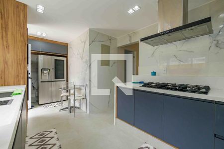 Casa de condomínio à venda com 220m², 4 quartos e 4 vagas Casa de condomínio à venda com 220m², 4 quartos e 4 vagasCozinha