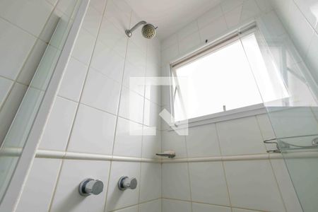 Casa de condomínio à venda com 220m², 4 quartos e 4 vagas Casa de condomínio à venda com 220m², 4 quartos e 4 vagasBanheiro Suíte 1