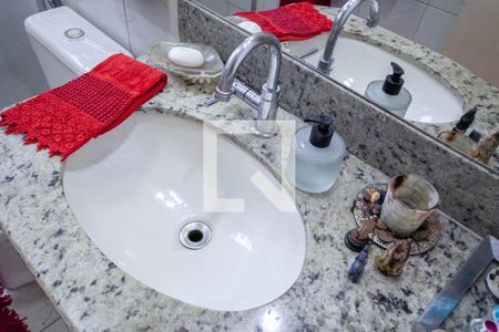 Apartamento à venda com 73m², 3 quartos e 2 vagasBanheiro da suíte 