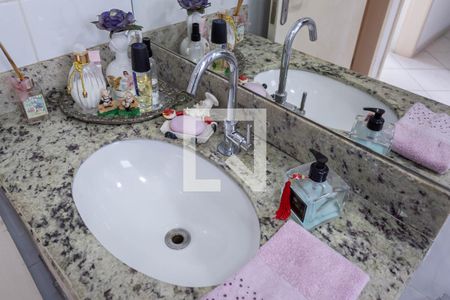 Apartamento à venda com 73m², 3 quartos e 2 vagasBanheiro social 