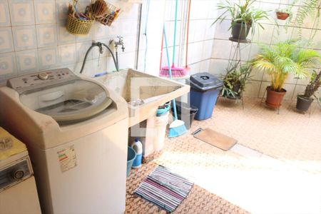 Casa à venda com 186m², 3 quartos e 2 vagas Casa à venda com 186m², 3 quartos e 2 vagasQuintal