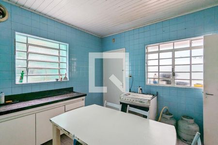 Casa à venda com 300m², 4 quartos e 2 vagas Casa à venda com 300m², 4 quartos e 2 vagasCozinha