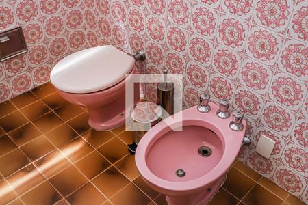 Casa à venda com 253m², 3 quartos e 1 vaga Casa à venda com 253m², 3 quartos e 1 vagaBanheiro 2