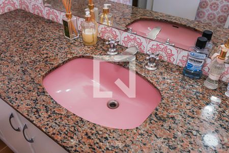 Casa à venda com 253m², 3 quartos e 1 vaga Casa à venda com 253m², 3 quartos e 1 vagaBanheiro 1