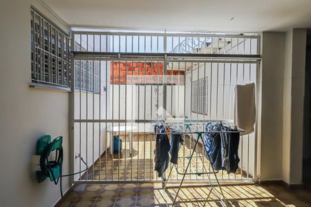 Casa à venda com 253m², 3 quartos e 1 vaga Casa à venda com 253m², 3 quartos e 1 vagaÁrea de serviço e quintal