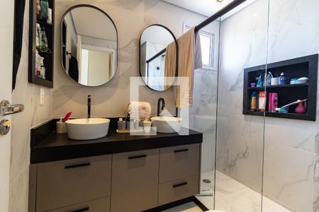 Apartamento à venda com 120m², 3 quartos e 2 vagas Apartamento à venda com 120m², 3 quartos e 2 vagasBanheiro da Suíte 1