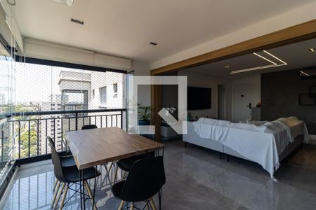 Apartamento à venda com 120m², 3 quartos e 2 vagas Apartamento à venda com 120m², 3 quartos e 2 vagasVaranda da Sala