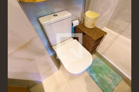 Apartamento à venda com 105m², 3 quartos e 2 vagasSuíte banheiro 