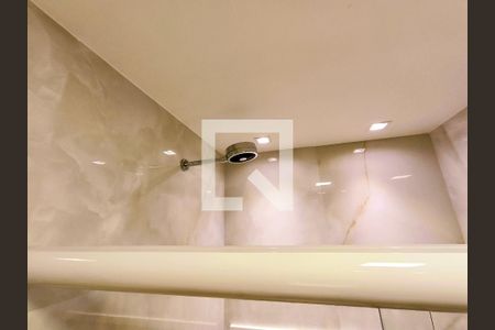 Apartamento à venda com 105m², 3 quartos e 2 vagasSuíte banheiro 