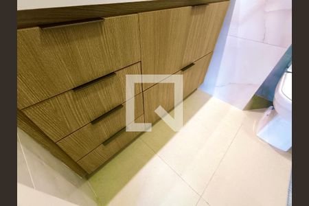 Apartamento à venda com 105m², 3 quartos e 2 vagasSuíte banheiro 