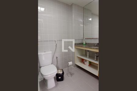 Apartamento à venda com 65m², 2 quartos e 1 vaga Apartamento à venda com 65m², 2 quartos e 1 vagaBanheiro da Suíte