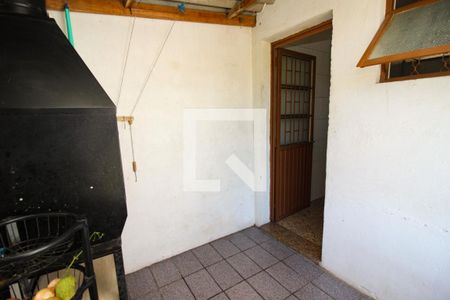 Casa à venda com 250m², 4 quartos e 2 vagas Casa à venda com 250m², 4 quartos e 2 vagasVaranda