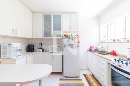 Casa à venda com 124m², 2 quartos e 2 vagas Casa à venda com 124m², 2 quartos e 2 vagasCozinha