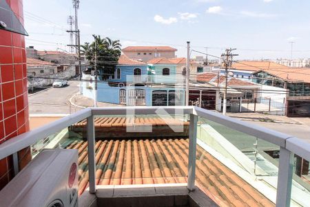 Casa à venda com 145m², 4 quartos e 2 vagas Casa à venda com 145m², 4 quartos e 2 vagasVaranda
