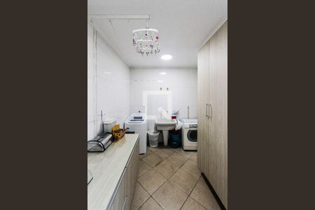 Casa à venda com 145m², 4 quartos e 2 vagas Casa à venda com 145m², 4 quartos e 2 vagasÁrea de Serviço