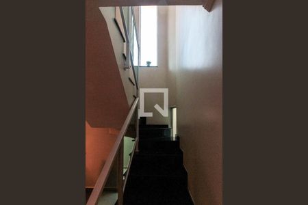 Casa à venda com 145m², 4 quartos e 2 vagas Casa à venda com 145m², 4 quartos e 2 vagasescada