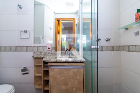 Apartamento para alugar com 57m², 2 quartos e 1 vaga Apartamento para alugar com 57m², 2 quartos e 1 vagaBanheiro da Suíte