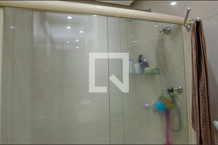 Apartamento à venda com 150m², 3 quartos e 2 vagas Apartamento à venda com 150m², 3 quartos e 2 vagasBanheiro da Suíte