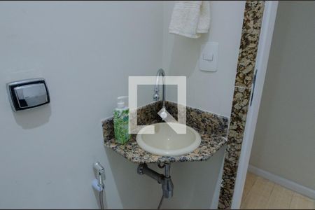 Apartamento à venda com 150m², 3 quartos e 2 vagas Apartamento à venda com 150m², 3 quartos e 2 vagasLavabo