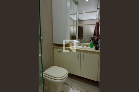 Apartamento à venda com 150m², 3 quartos e 2 vagas Apartamento à venda com 150m², 3 quartos e 2 vagasBanheiro da Suíte