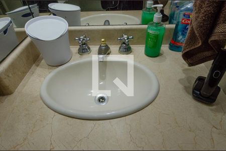 Apartamento à venda com 150m², 3 quartos e 2 vagas Apartamento à venda com 150m², 3 quartos e 2 vagasBanheiro da Suíte