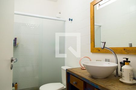 Casa à venda com 160m², 3 quartos e 1 vaga Casa à venda com 160m², 3 quartos e 1 vagaBanheiro