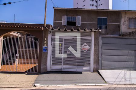 Casa à venda com 160m², 3 quartos e 1 vaga Casa à venda com 160m², 3 quartos e 1 vagaFachada