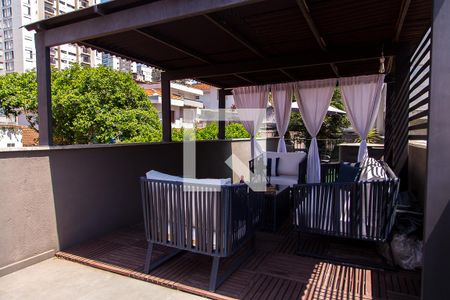 Casa à venda com 160m², 3 quartos e 1 vaga Casa à venda com 160m², 3 quartos e 1 vagaTerraço