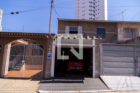 Casa à venda com 160m², 3 quartos e 1 vaga Casa à venda com 160m², 3 quartos e 1 vagaFachada