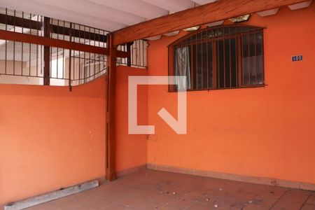 Casa à venda com 140m², 3 quartos e 2 vagas Casa à venda com 140m², 3 quartos e 2 vagasFachada