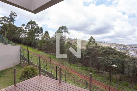 Casa de condomínio à venda com 453m², 4 quartos e 4 vagas Casa de condomínio à venda com 453m², 4 quartos e 4 vagasvaranda suite 1