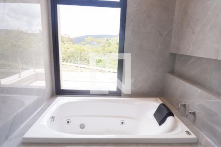 Casa de condomínio à venda com 453m², 4 quartos e 4 vagas Casa de condomínio à venda com 453m², 4 quartos e 4 vagasbanheiro suite master