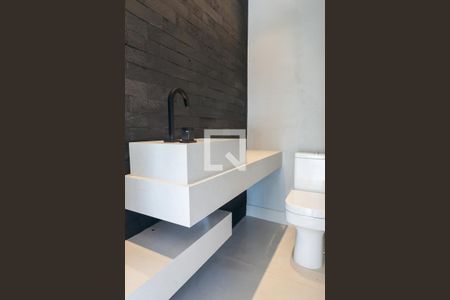 Casa de condomínio à venda com 453m², 4 quartos e 4 vagas Casa de condomínio à venda com 453m², 4 quartos e 4 vagasLavabo