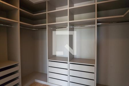 Casa de condomínio à venda com 453m², 4 quartos e 4 vagas Casa de condomínio à venda com 453m², 4 quartos e 4 vagascloset suite master