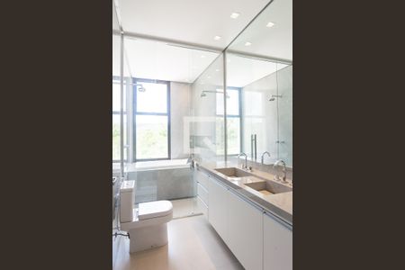 Casa de condomínio à venda com 453m², 4 quartos e 4 vagas Casa de condomínio à venda com 453m², 4 quartos e 4 vagasbanheiro suite master