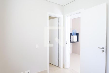 Casa de condomínio à venda com 453m², 4 quartos e 4 vagas Casa de condomínio à venda com 453m², 4 quartos e 4 vagasQuarto de Serviço