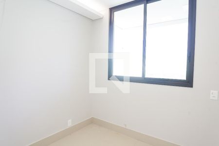 Casa de condomínio à venda com 453m², 4 quartos e 4 vagas Casa de condomínio à venda com 453m², 4 quartos e 4 vagasQuarto de Serviço