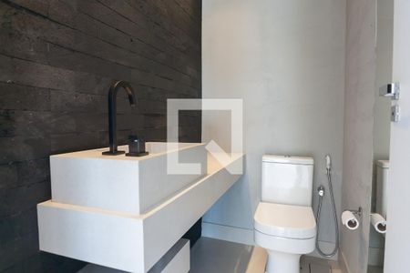 Casa de condomínio à venda com 453m², 4 quartos e 4 vagas Casa de condomínio à venda com 453m², 4 quartos e 4 vagasLavabo