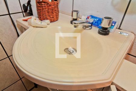 Casa à venda com 120m², 2 quartos e 2 vagas Casa à venda com 120m², 2 quartos e 2 vagasBanheiro