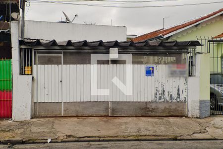 Casa à venda com 120m², 2 quartos e 2 vagas Casa à venda com 120m², 2 quartos e 2 vagasFachada