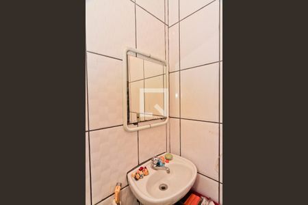 Casa à venda com 120m², 2 quartos e 2 vagas Casa à venda com 120m², 2 quartos e 2 vagasEdícula - banheiro