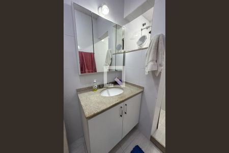 Apartamento à venda com 110m², 3 quartos e 1 vagaBanheiro Social 02